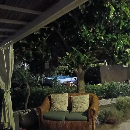 Alojamento de Acomodação e Pequeno-almoço Le Vallonee