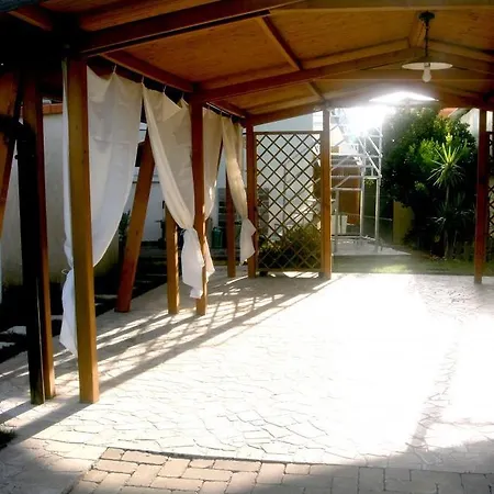 Le Vallonee Bed and Breakfast 3*