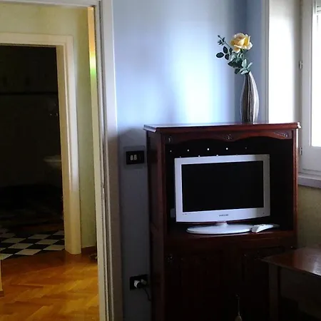 Le Vallonee Bed and Breakfast Aradeo